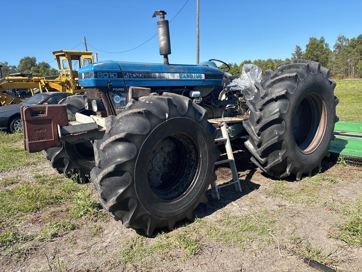 new-holland-8010-image-1