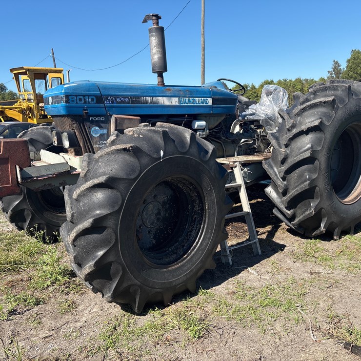 NEW HOLLAND 8010
