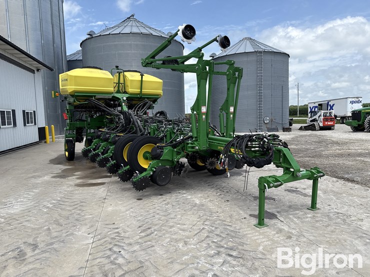 2022-john-deere-1775-image-3