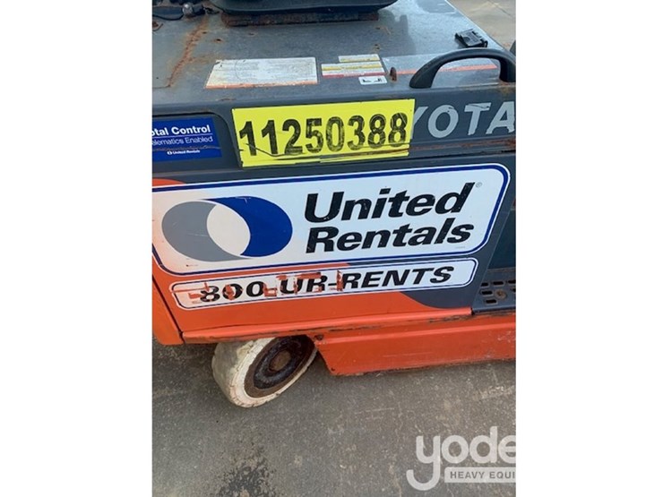 2021-toyota-forklift-warehouse,-electric,-2-stage-mast,-5,000lb-capacity,-42''-forks,-side-shift-(drive-issue)-model-8fbcu25-image-4