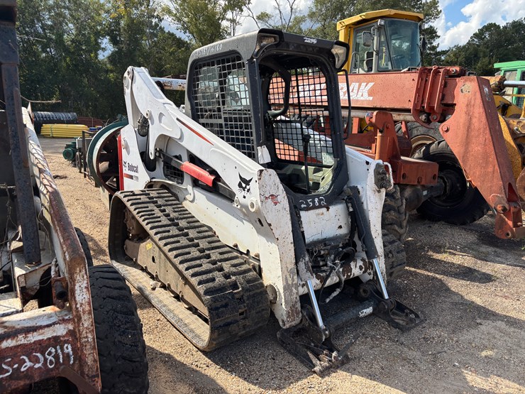 2014-bobcat-t750-image-2