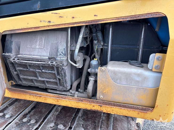 2020-caterpillar-d5k2-lgp-image-28