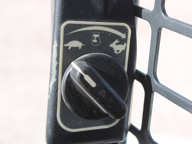 2015-bobcat-s530-image-52