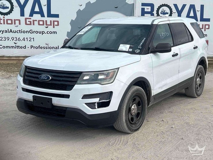2016-ford-explorer-image-1
