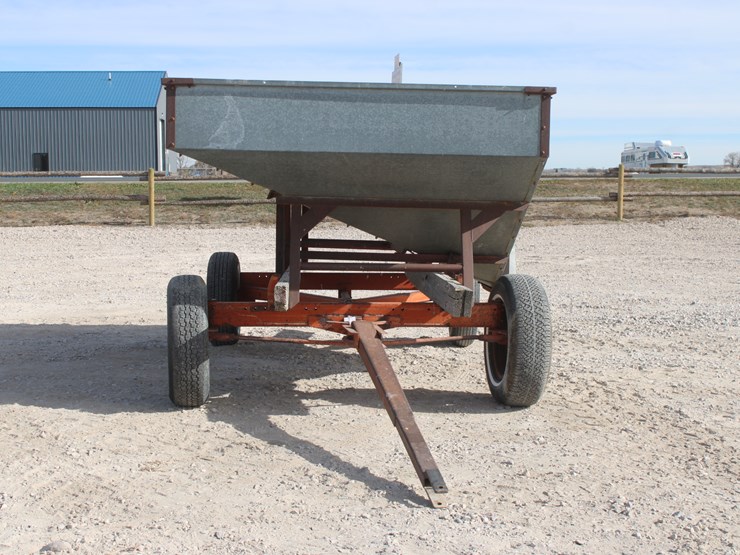 new-holland-180-image-8