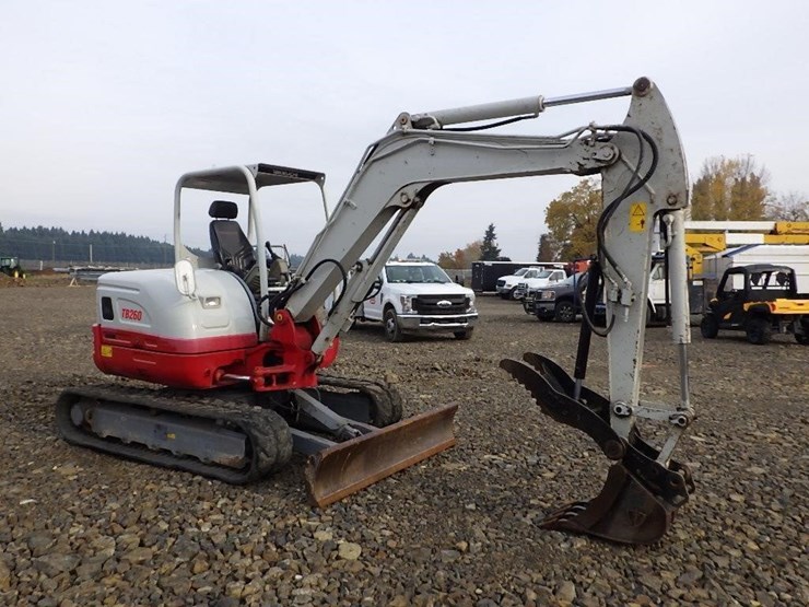 takeuchi-tb260-image-2