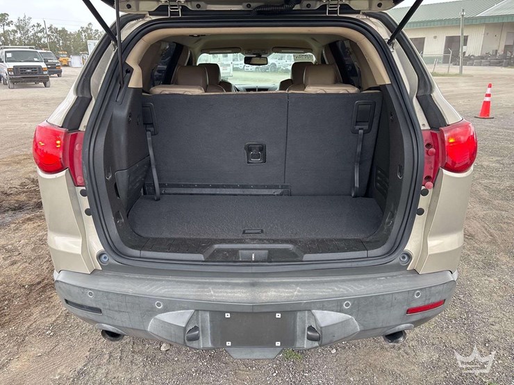 2010-chevrolet-traverse-image-25