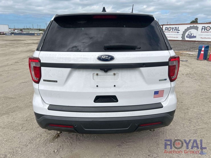 2018-ford-explorer-image-27