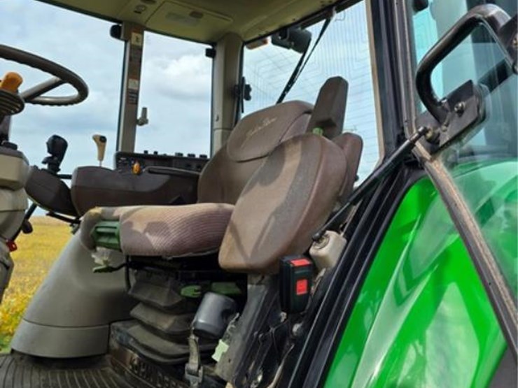 john-deere-7520-image-39