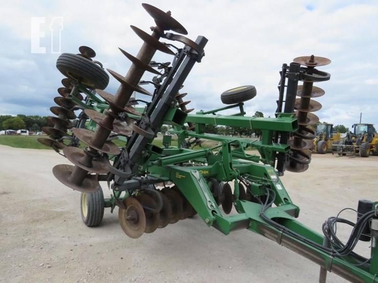 2004-john-deere-637-image-1