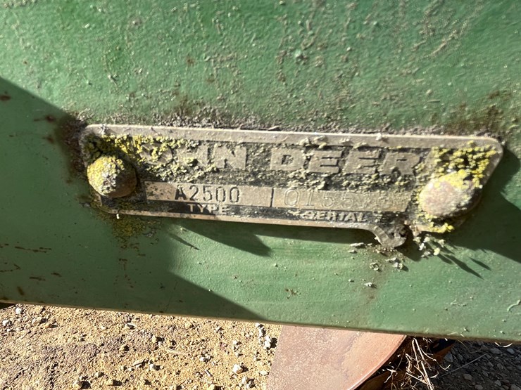 john-deere-2500-image-37