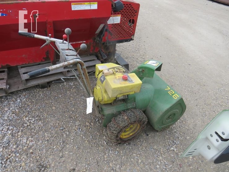 john-deere-726-image-1