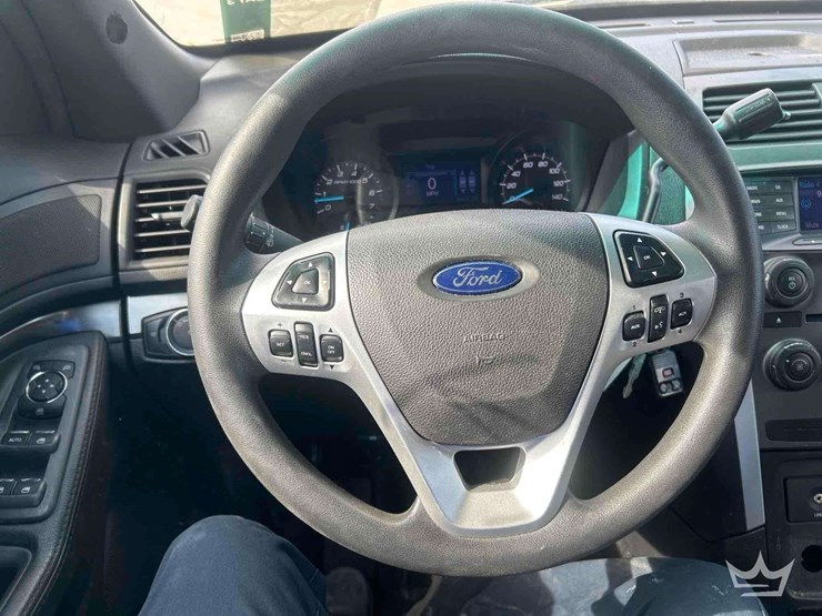 2013-ford-explorer-image-21