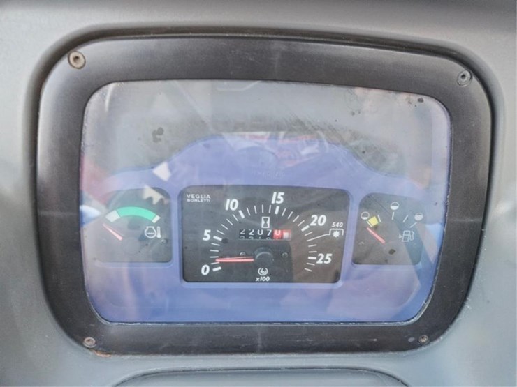 new-holland-tn65-image-30