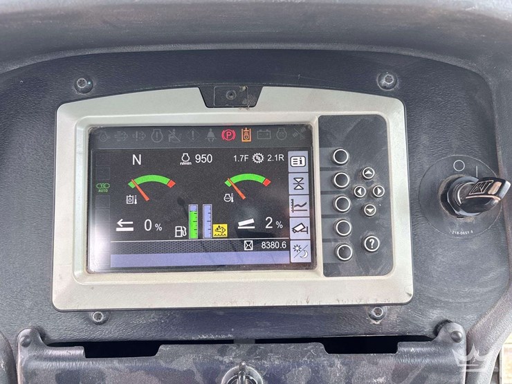 2020-caterpillar-d5k2-lgp-image-9