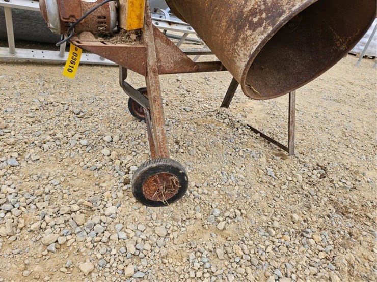 #3610-•-110-volt-concrete-mixer-image-15