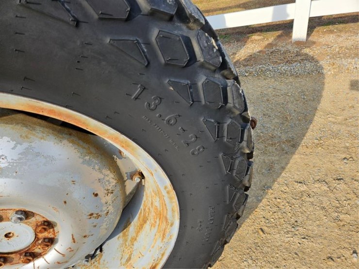 massey-ferguson-240-image-28