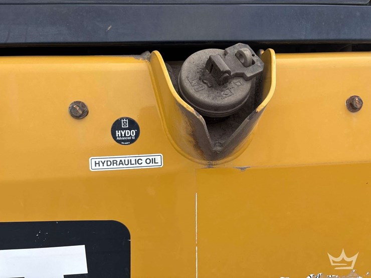 2020-caterpillar-d5k2-lgp-image-27