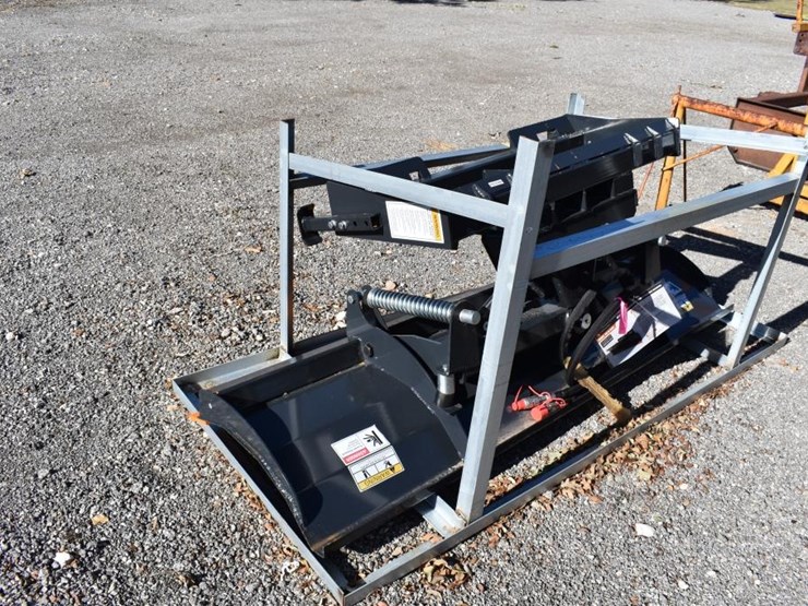 84"-skid-steer-snow-pushing-machine-image-2