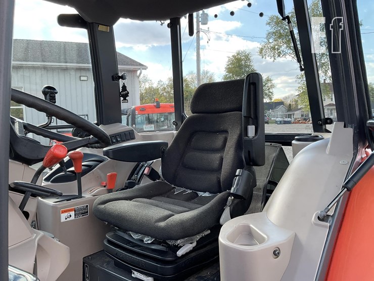 2016-kubota-m7060hdc-image-16