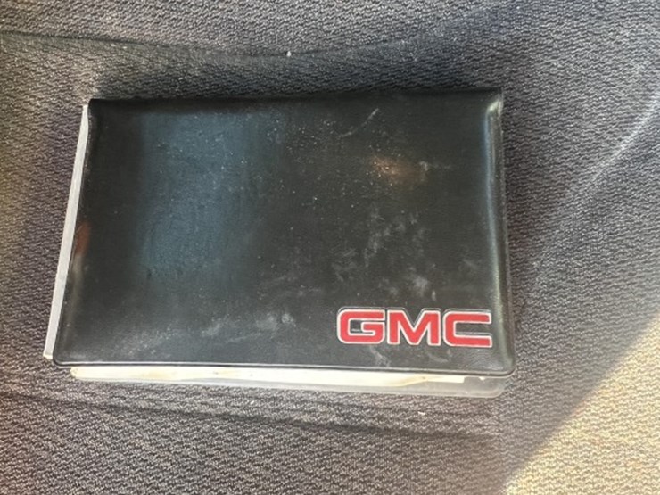 2000-gmc-1500-image-13