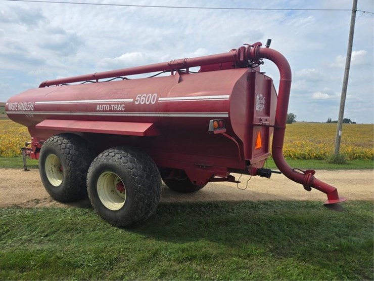 #22-•-2002-j-star-5600-manure-tank-image-3
