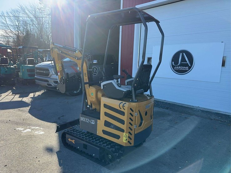 2025-agt-mx12z-mini-excavator-image-7