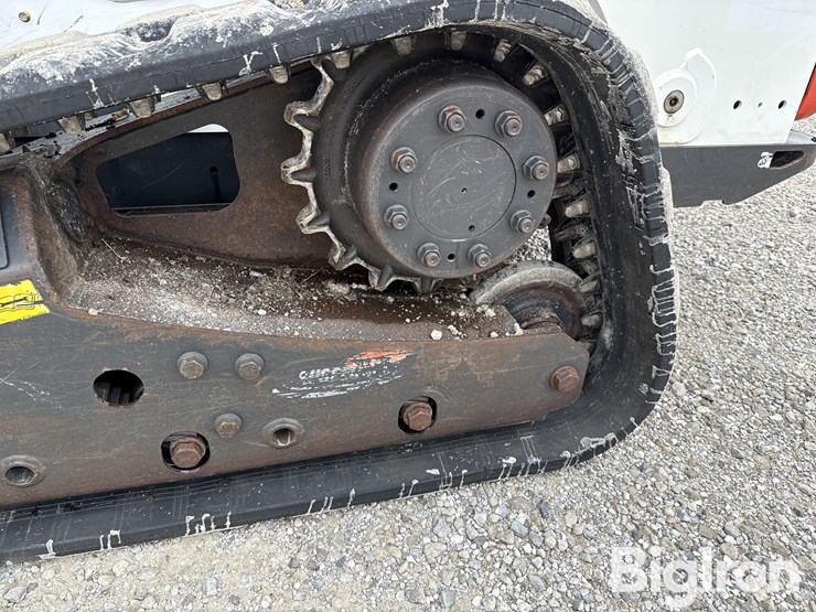 2017-bobcat-t870-image-17