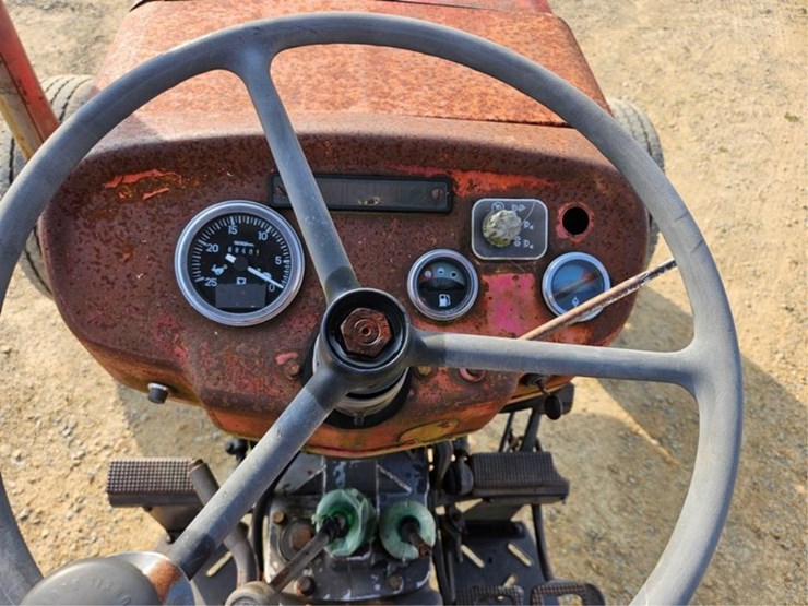 massey-ferguson-240-image-22