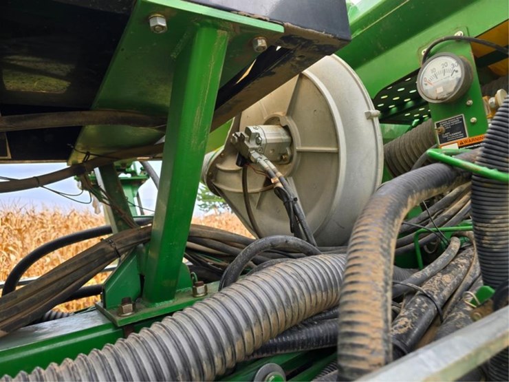 john-deere-1790-image-30