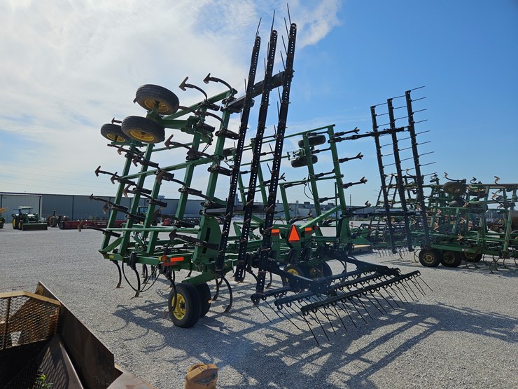 john-deere-2210-image-10