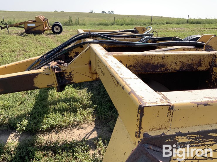 henke-buffalo-12’-feedlot-scraper-image-13