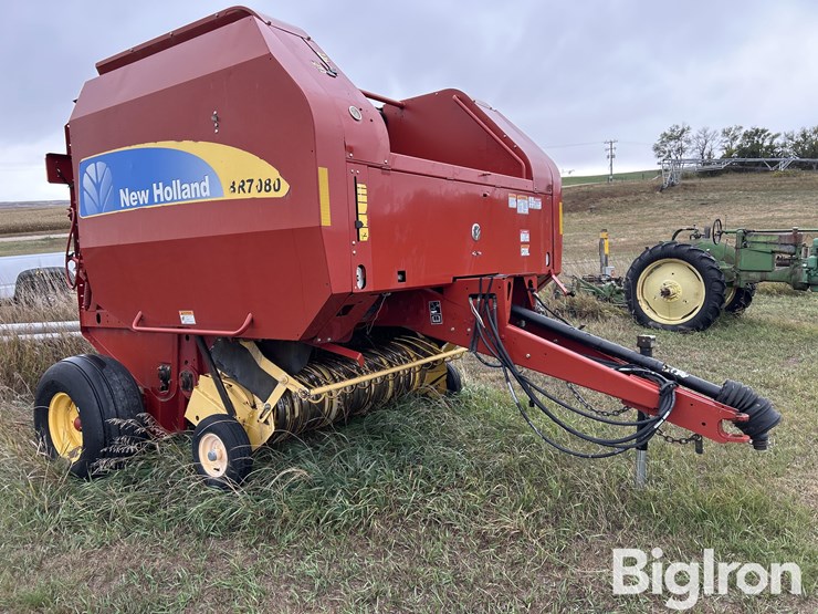 2012-new-holland-br7080-image-3