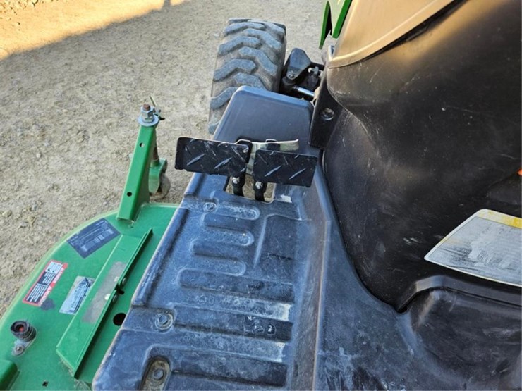 john-deere-2320-image-22