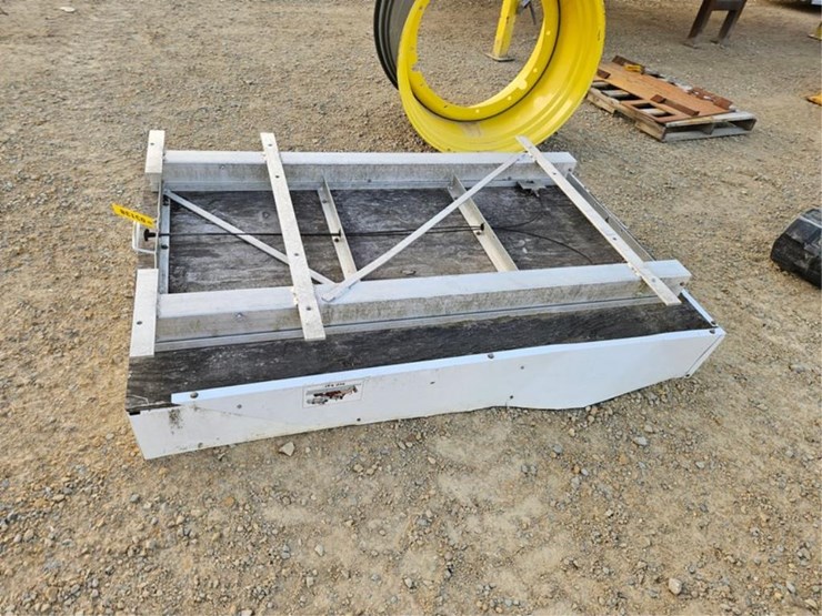 #3138-•-weather-guard-slide-out-tool-tray-image-4