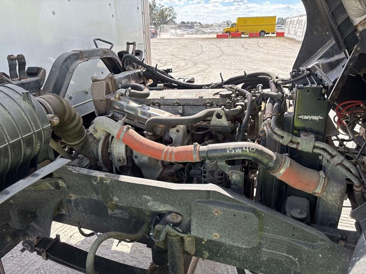 2018-isuzu-ftr-image-19