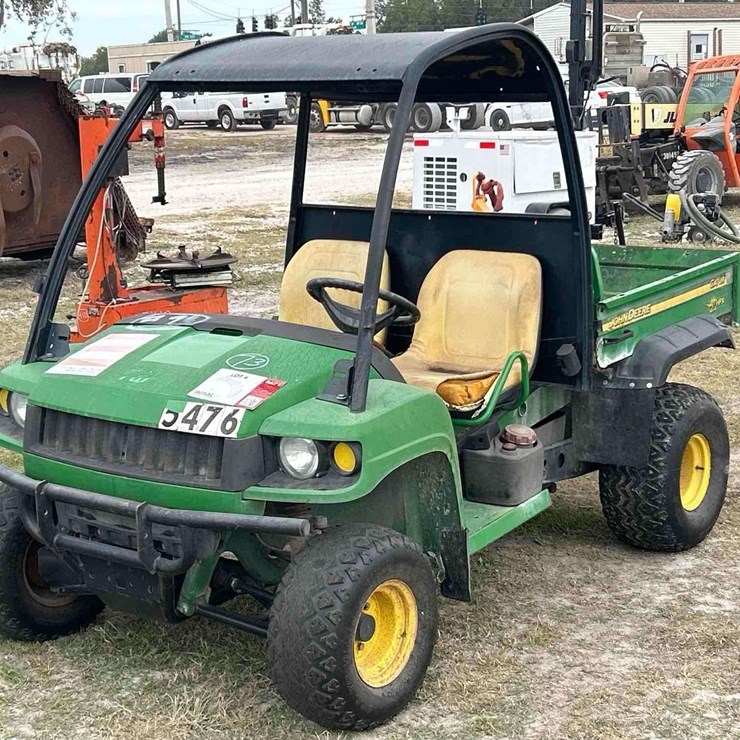 JOHN DEERE GATOR