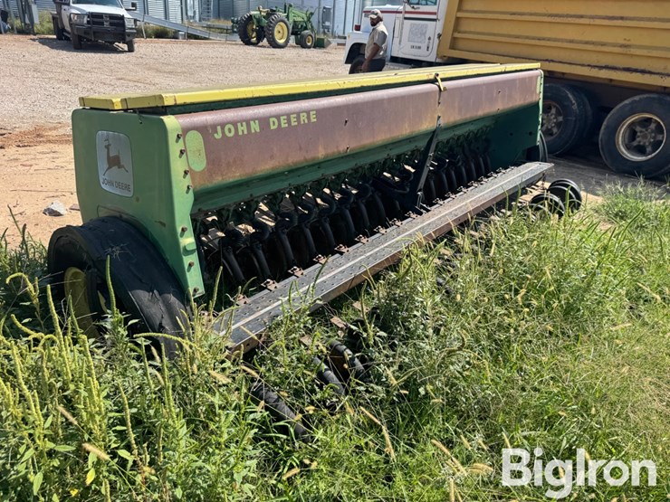 john-deere-8300-image-7