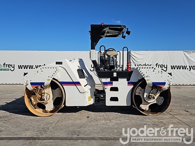 2014-caterpillar-cb54xw-image-6