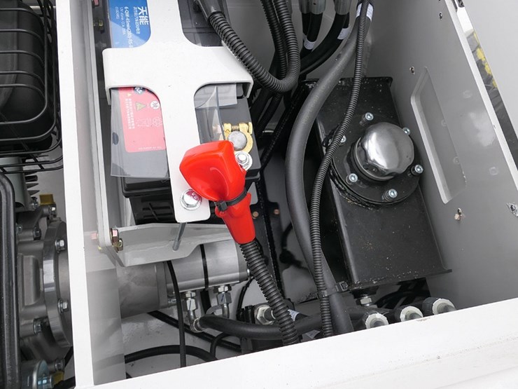 shandong-lp630-ride-on-crawler-mini-skidsteer,-sn:20250811057,-b&s-13hp-gas-image-6