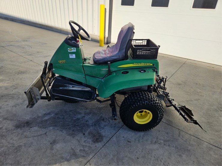#3039-•-john-deere-1200h-sand-trap-rake-image-2