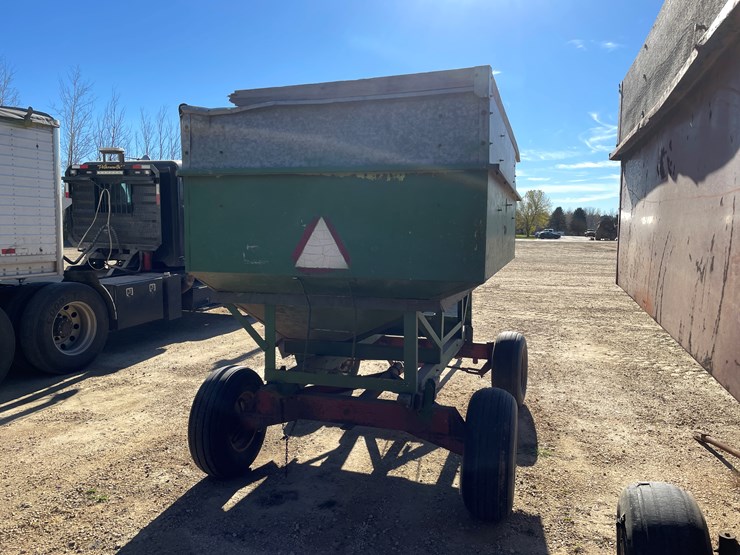 #5929-•-gravity-box-on-running-gear-image-5