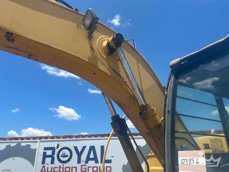 2006-deere-120c-image-17