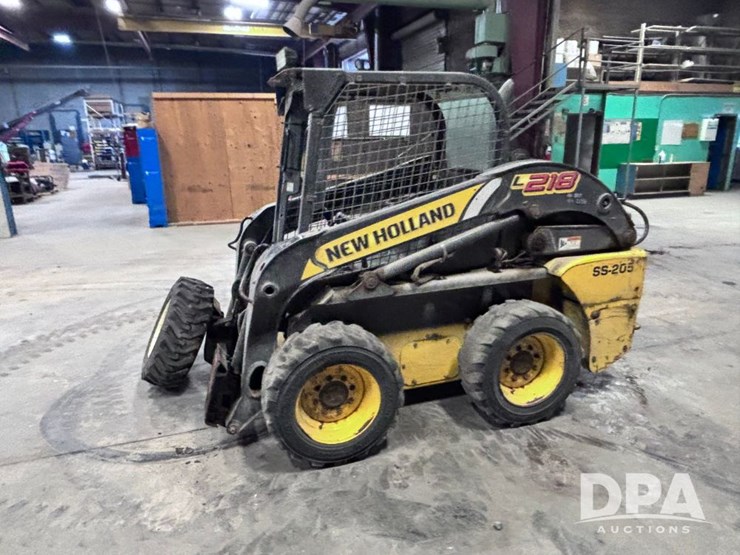 2011-new-holland-l218-image-10