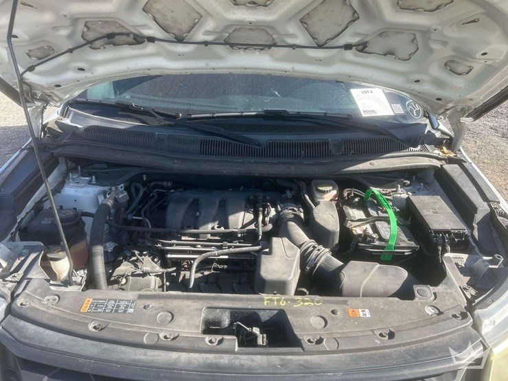 2016-ford-explorer-image-16