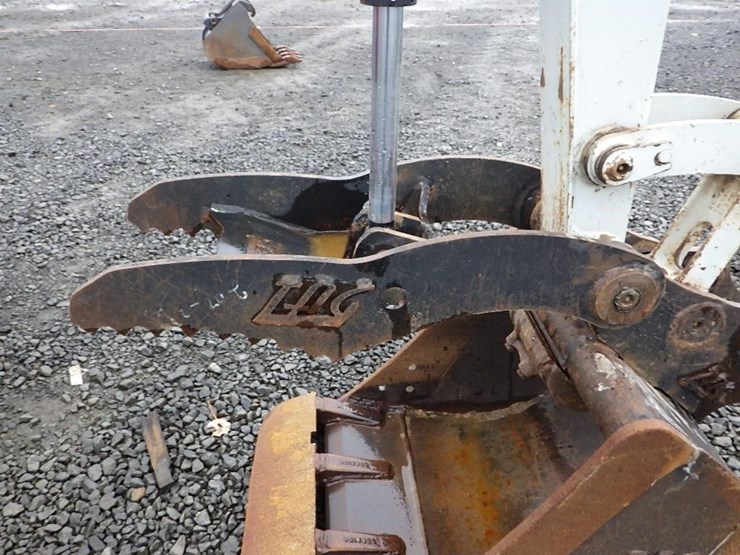 takeuchi-tb230-image-10