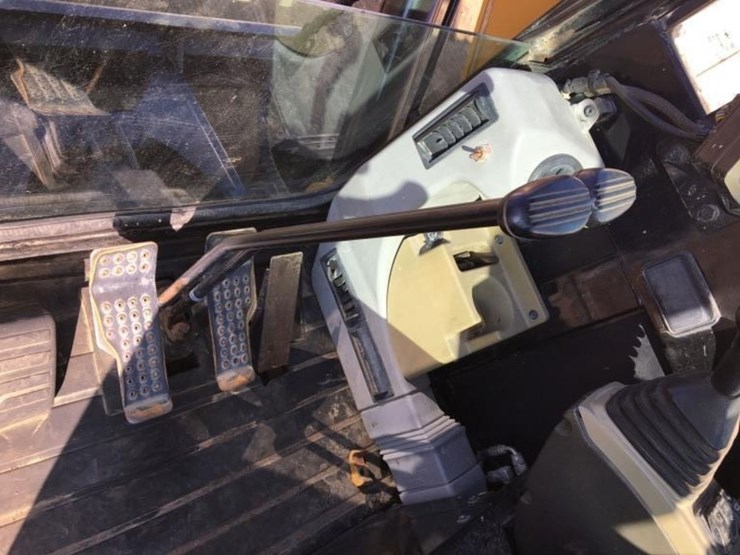 2017-caterpillar-305.5e2-image-7