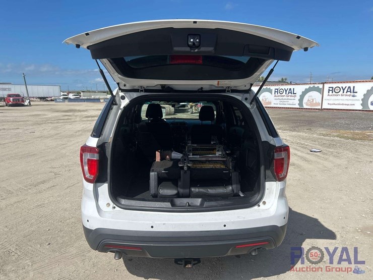 2017-ford-explorer-image-29