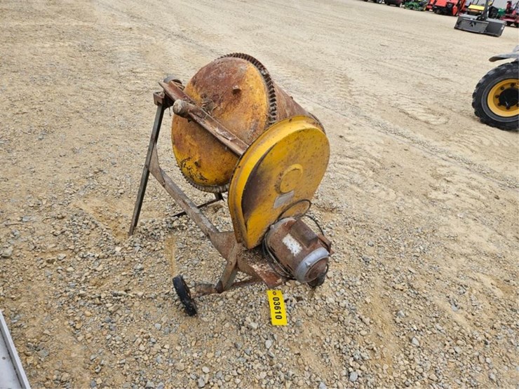 #3610-•-110-volt-concrete-mixer-image-4
