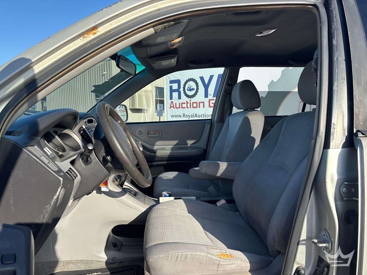 2005-toyota-highlander-image-12